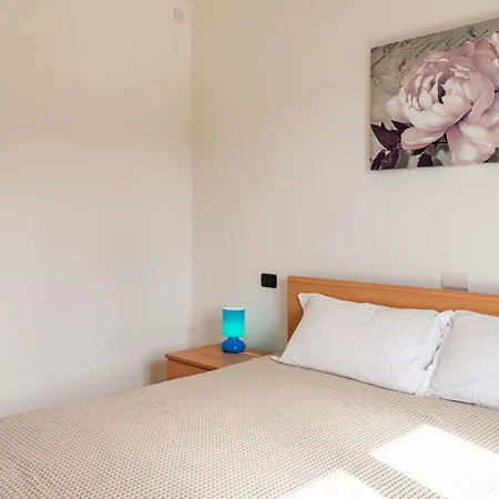 Apartment Raggio Di Sole B By Interhome