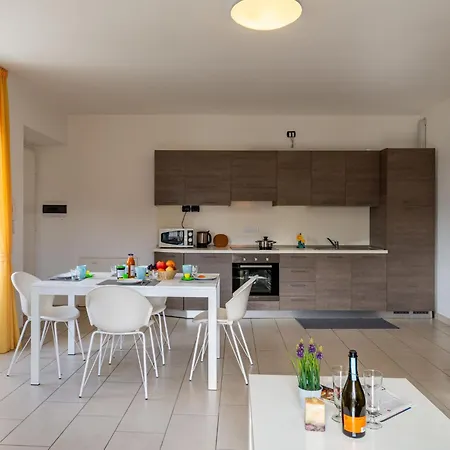 Raggio Di Sole B By Interhome Apartamento Consiglio di Rumo