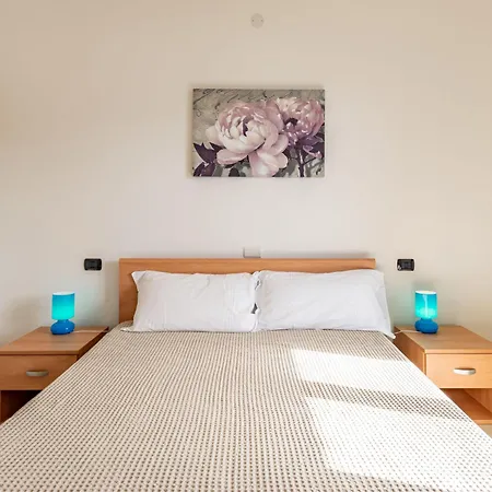 Apartamento Raggio Di Sole B By Interhome *